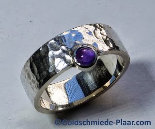 Silber-Ring Hammerschlag mit Amethyst