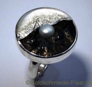 Kokosnuss-Ring mit Perle