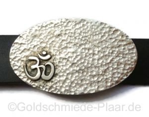 ovale Gürtelschnalle mit Hammerschlag, Silber