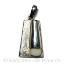 Kettenanhänger mit Milchzahn, Silber